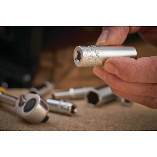 Douille longue 1/4" 6 Pans 4 mm Fatmax