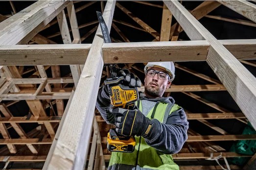 Scie sabre compacte XR 18V 5Ah Li-Ion Brushless Dewalt