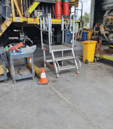 Super Service Stand
