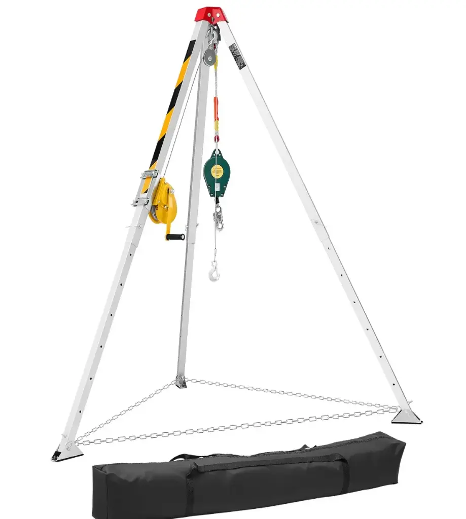 Trépied de levage avec treuil pour chantier